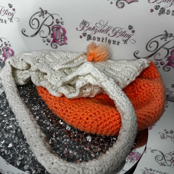 Tote handmade puff tassle Pom Pom Orange and White Crochet Shoulder Bag - Picture 8 of 10